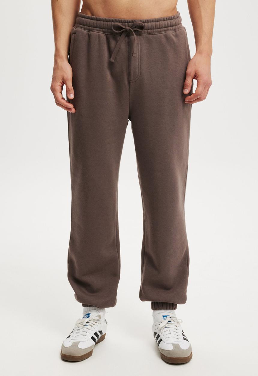 Cotton On - Baggy Cuffed Track Pant - Washed Chocolate