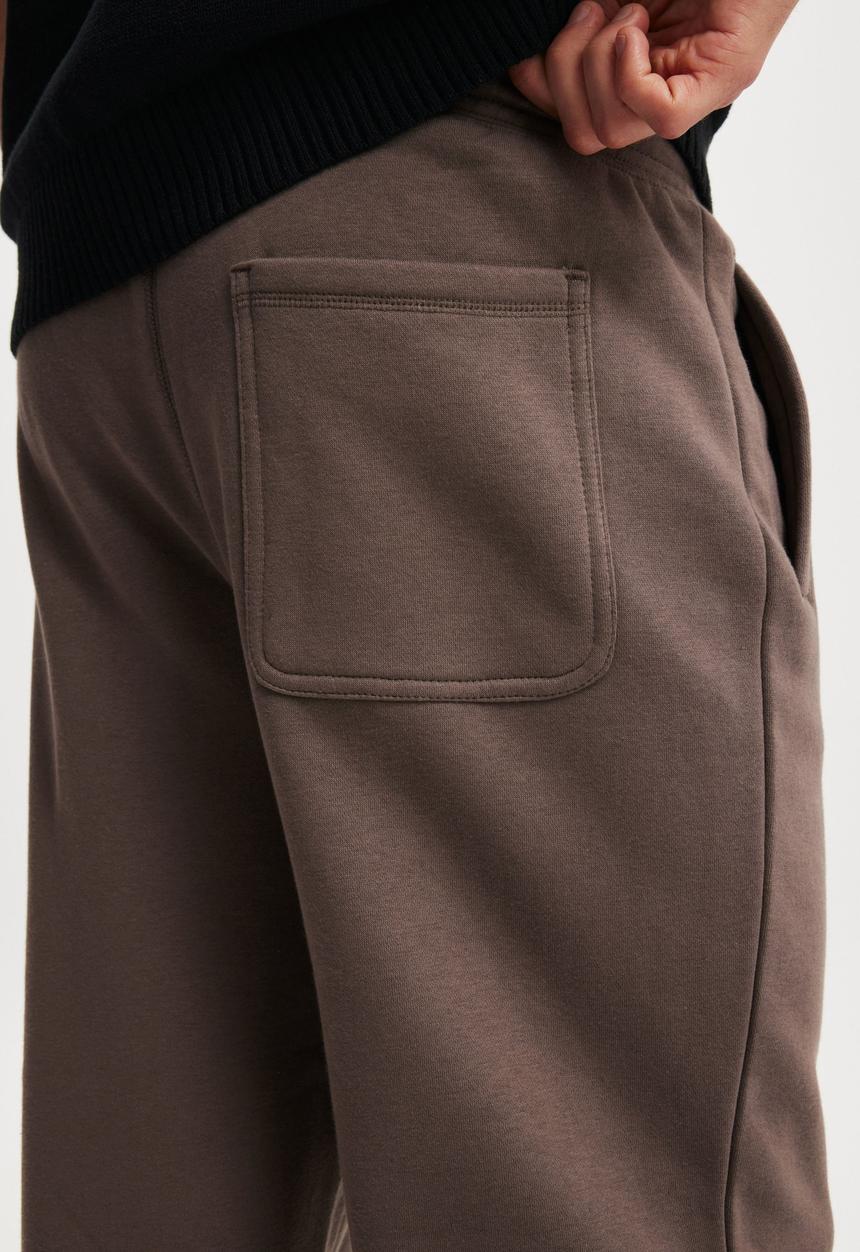 Cotton On - Baggy Cuffed Track Pant - Washed Chocolate