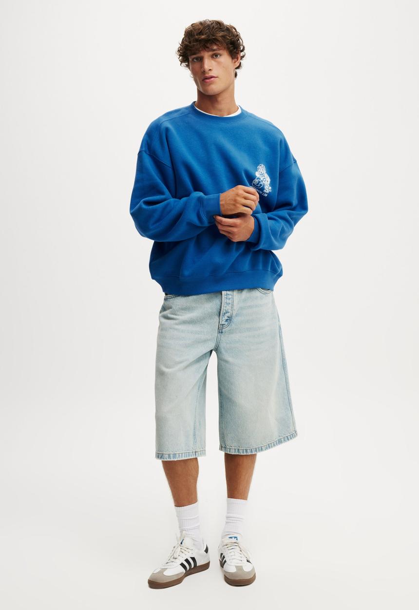 Cotton On - Box fit graphic crew sweater - carolina blue/ldn tigers