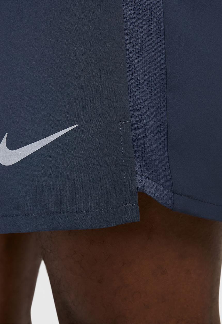 Nike - Dri-FIT  Challenger 7inch Short - Thunder Blue