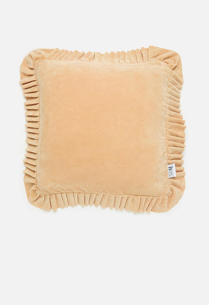 Sixth Floor - Frilo velvet cushion cover - Blush