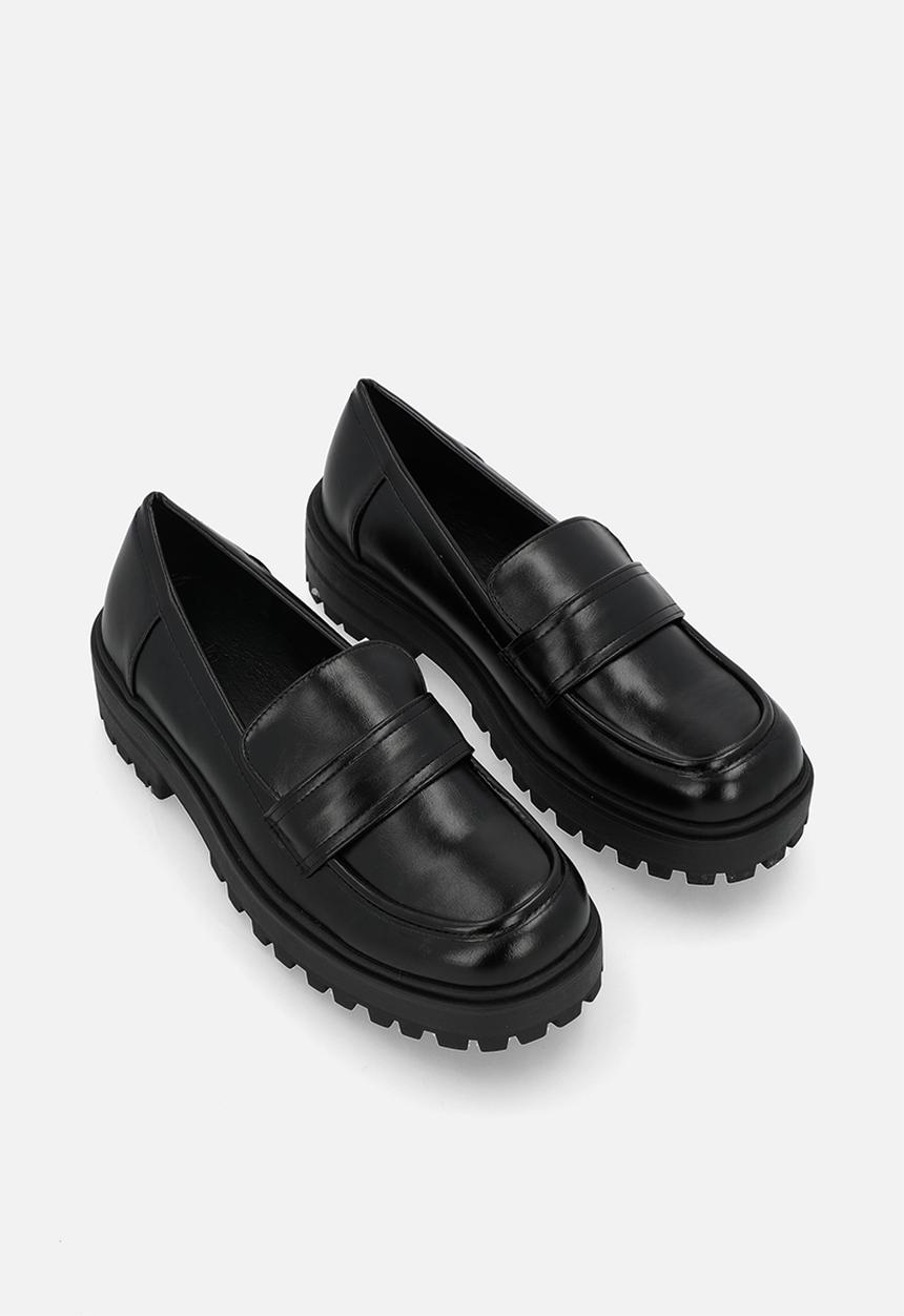 Cotton On - Lauren lug sole loafer - black textured