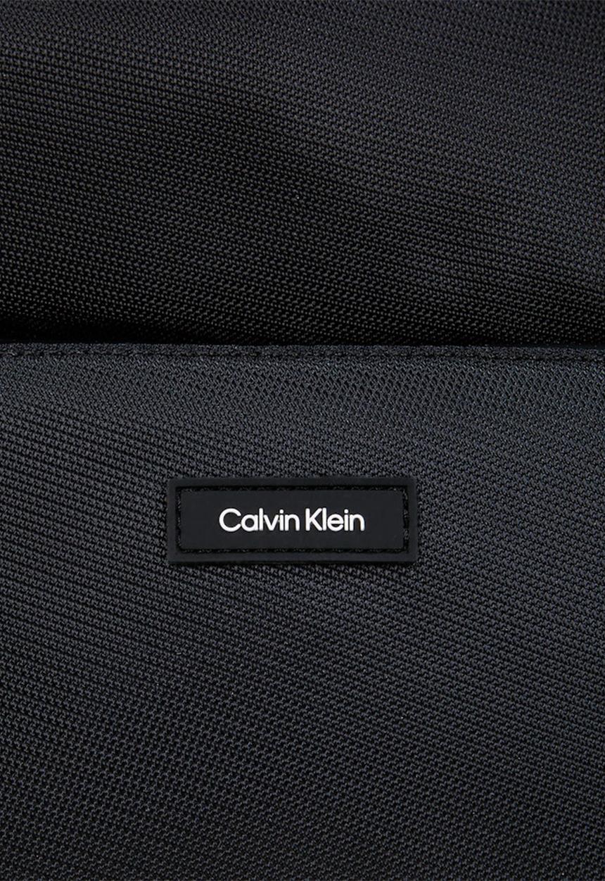 Calvin Klein - Ck Essential Tech Xbody - Ck Black