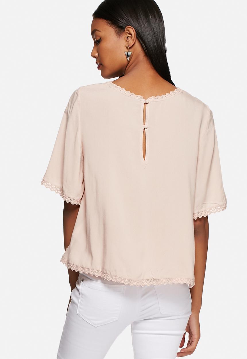 Vero Moda - Tia embroidery top