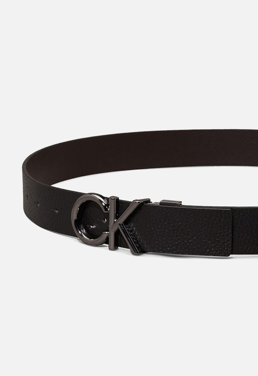 Calvin Klein - Adj/rev ck metal bombe pb 35mm - black pebble/dark brown smooth