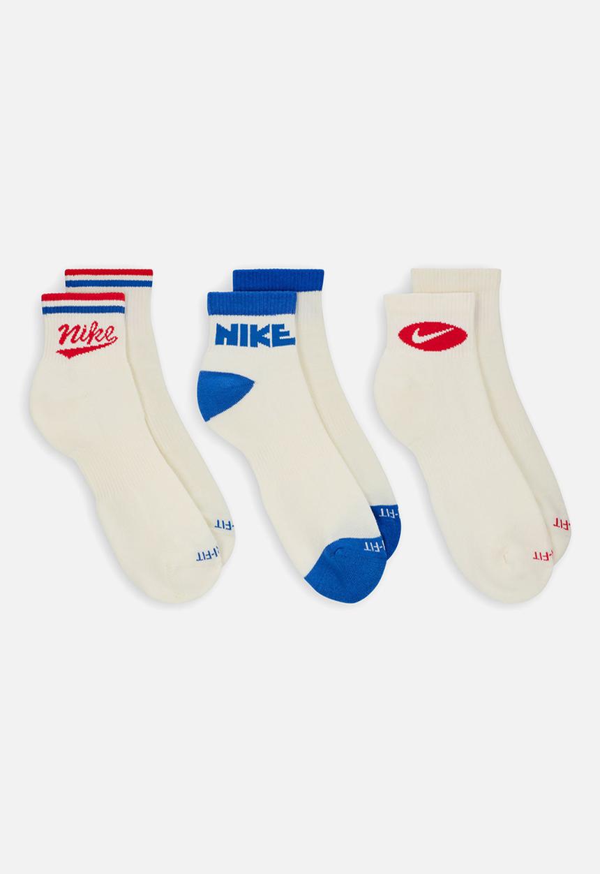 Nike - Nike Everyday Plus Ankle Socks (3 Pairs) - Multi-Color