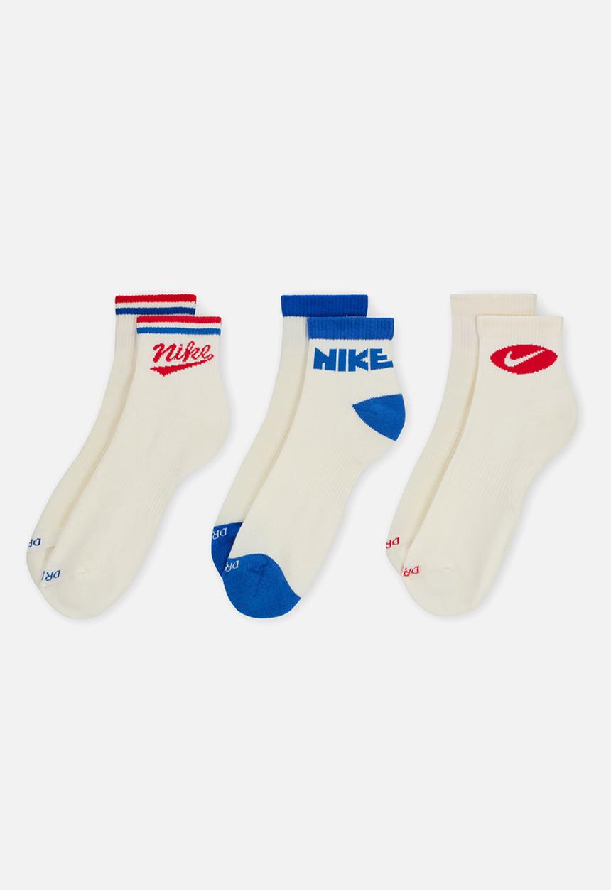 Nike - Nike Everyday Plus Ankle Socks (3 Pairs) - Multi-Color