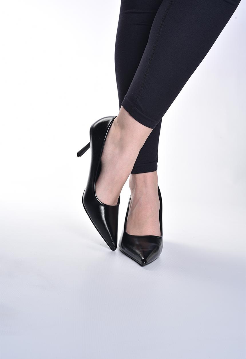Footwork - Axelle Court - Black