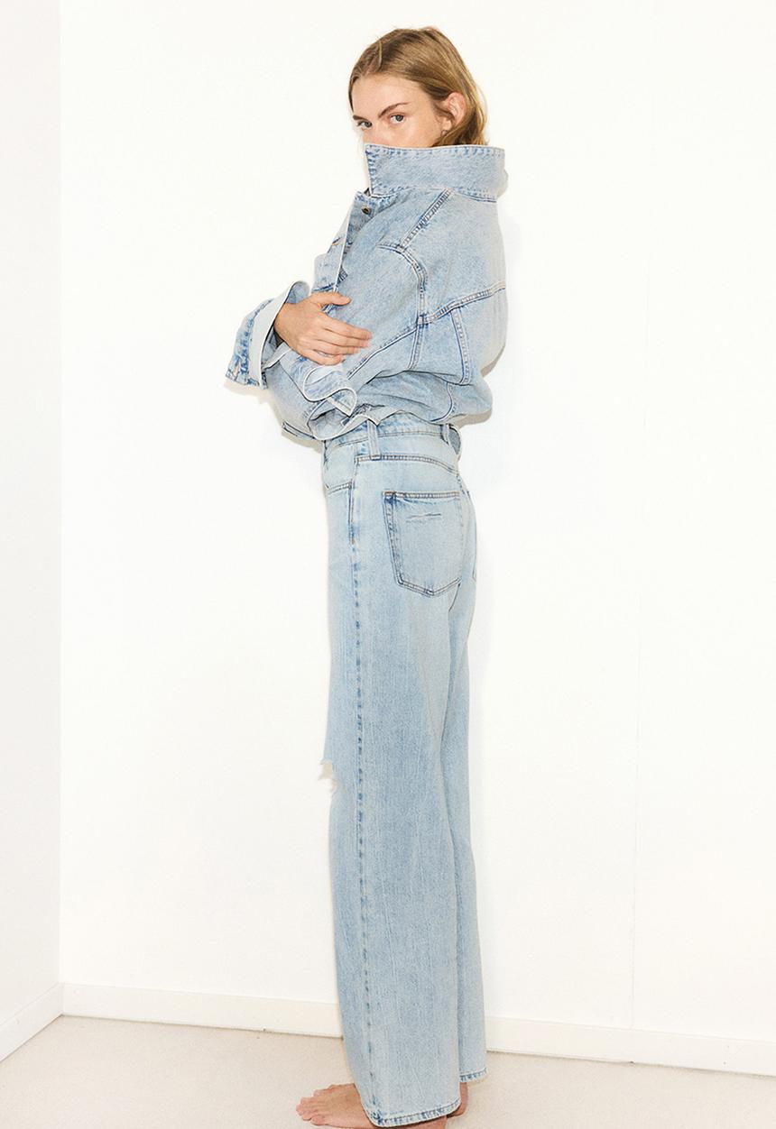 H&M - Wide ultra high jeans - light denim blue