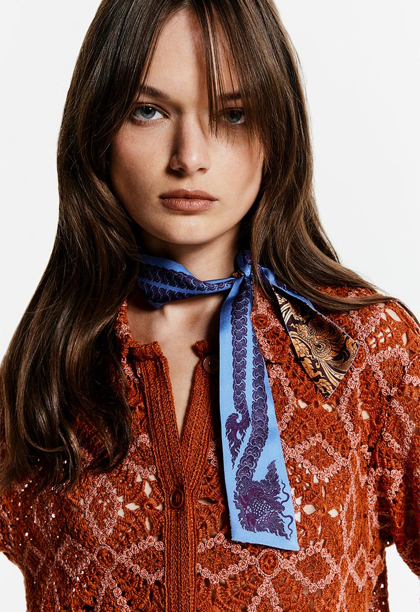 H&M - THE WHITE LOTUS H&M - Narrow silk scarf - dark purple patterned