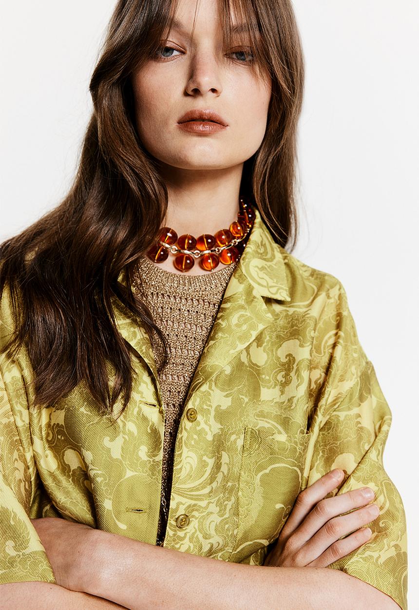 H&M - THE WHITE LOTUS H&M - Patterned resort shirt - yellow-green patterned 