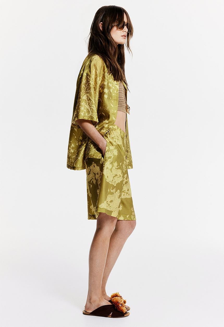 H&M - THE WHITE LOTUS H&M - Patterned knee-length shorts - yellow-green 