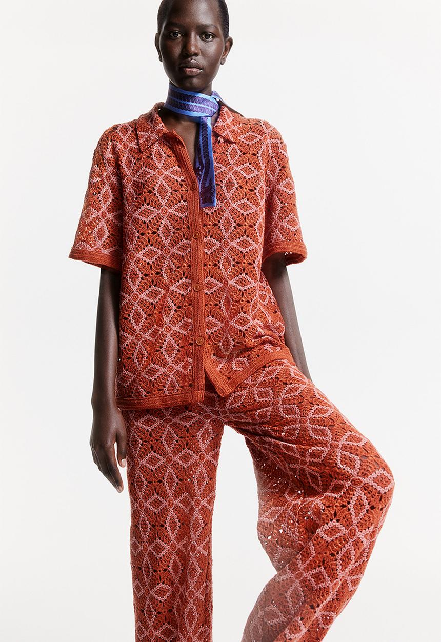 H&M - THE WHITE LOTUS H&M - Crocheted trousers - orange patterned 