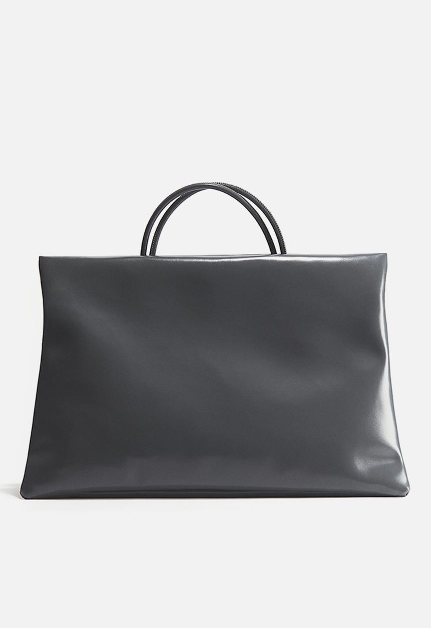 H&M - H&M Studio: Large padded bag - dark grey