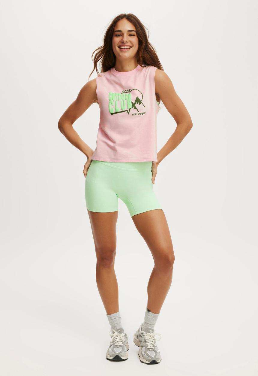 Cotton On - Active Graphic Crew Tank - Cherry Dream/Outdoor Club