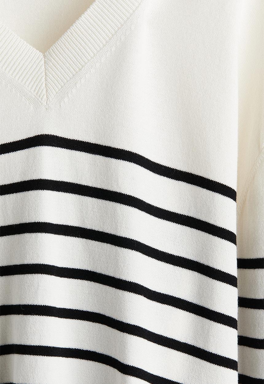 H&M - Fine-knit v-neck jumper - white/black striped