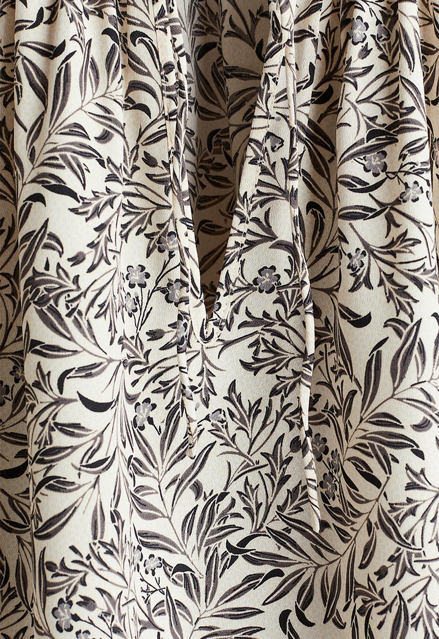 H&M - Oversized crêpe blouse - cream/grey patterned
