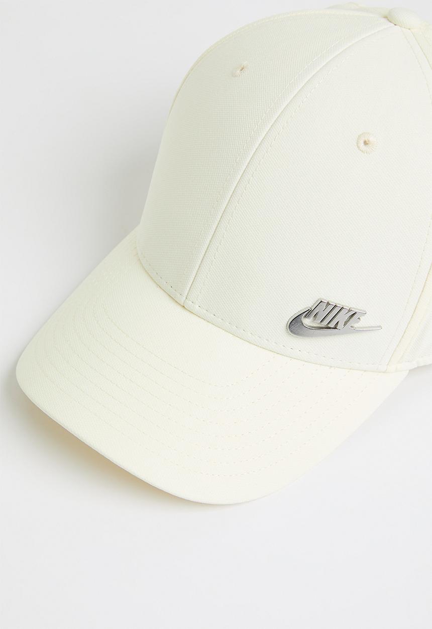 Nike - U Nk Df Club Cap S Cb Mtfut L Structured Metal Logo Cap - Coconut Milk