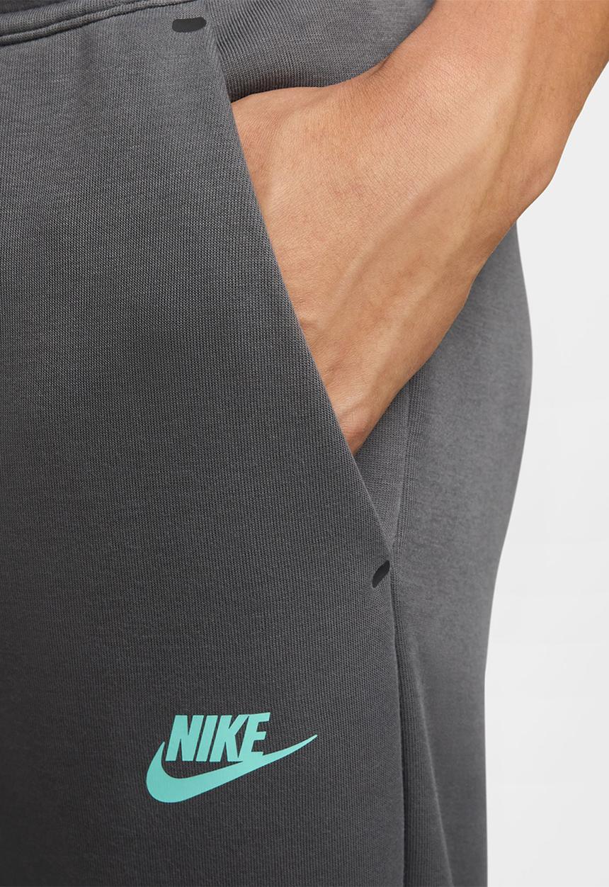 Nike - NSW Tech  Fleece Joggers - Iron Grey