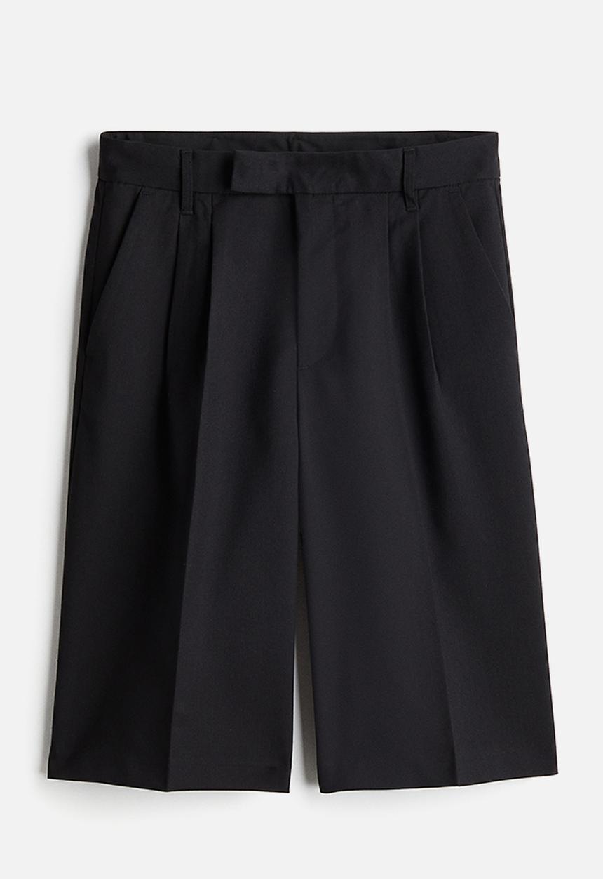 H&M - Tailored bermuda shorts - black
