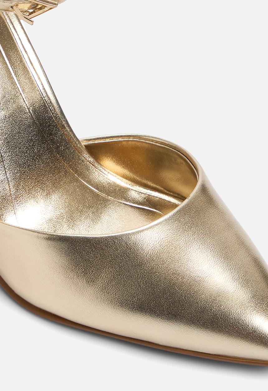 Call It Spring - Fiaa Closed Toe Ankle Strap - Gold