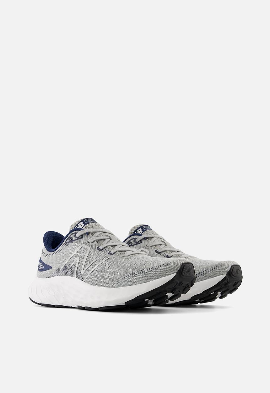 New Balance  - FRESH FOAM EVOZ ST v1