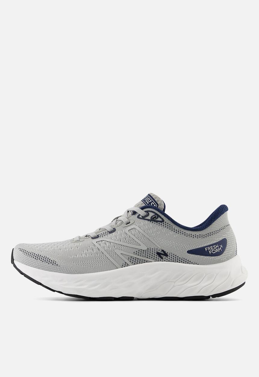 New Balance  - FRESH FOAM EVOZ ST v1