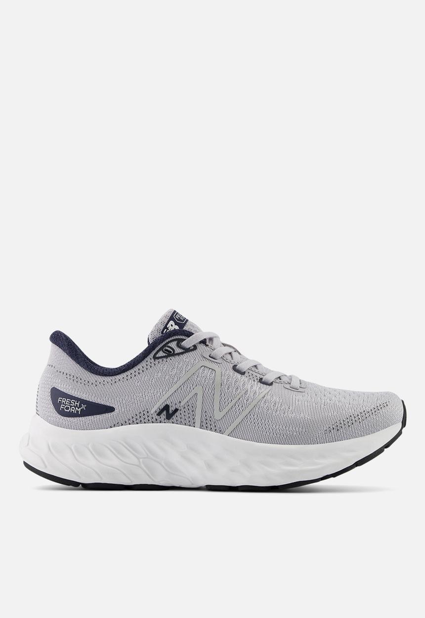 New Balance  - FRESH FOAM EVOZ ST v1