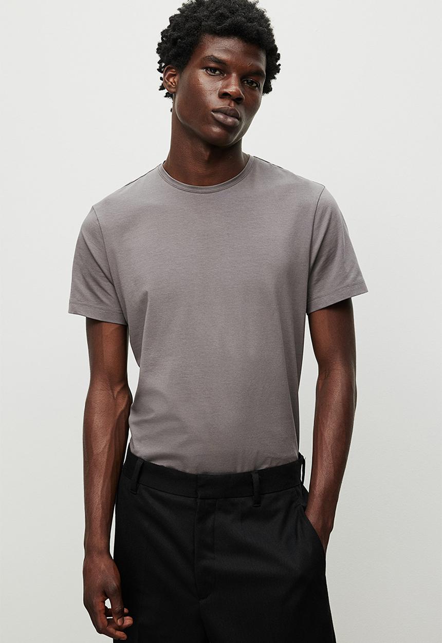 H&M - Slim fit round-necked T-shirt - grey