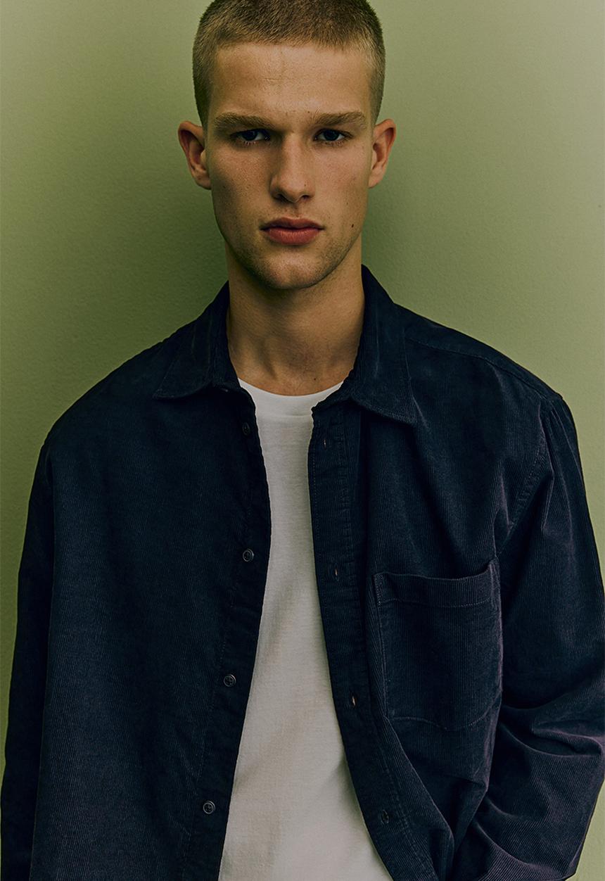 H&M - Regular fit corduroy shirt - blue