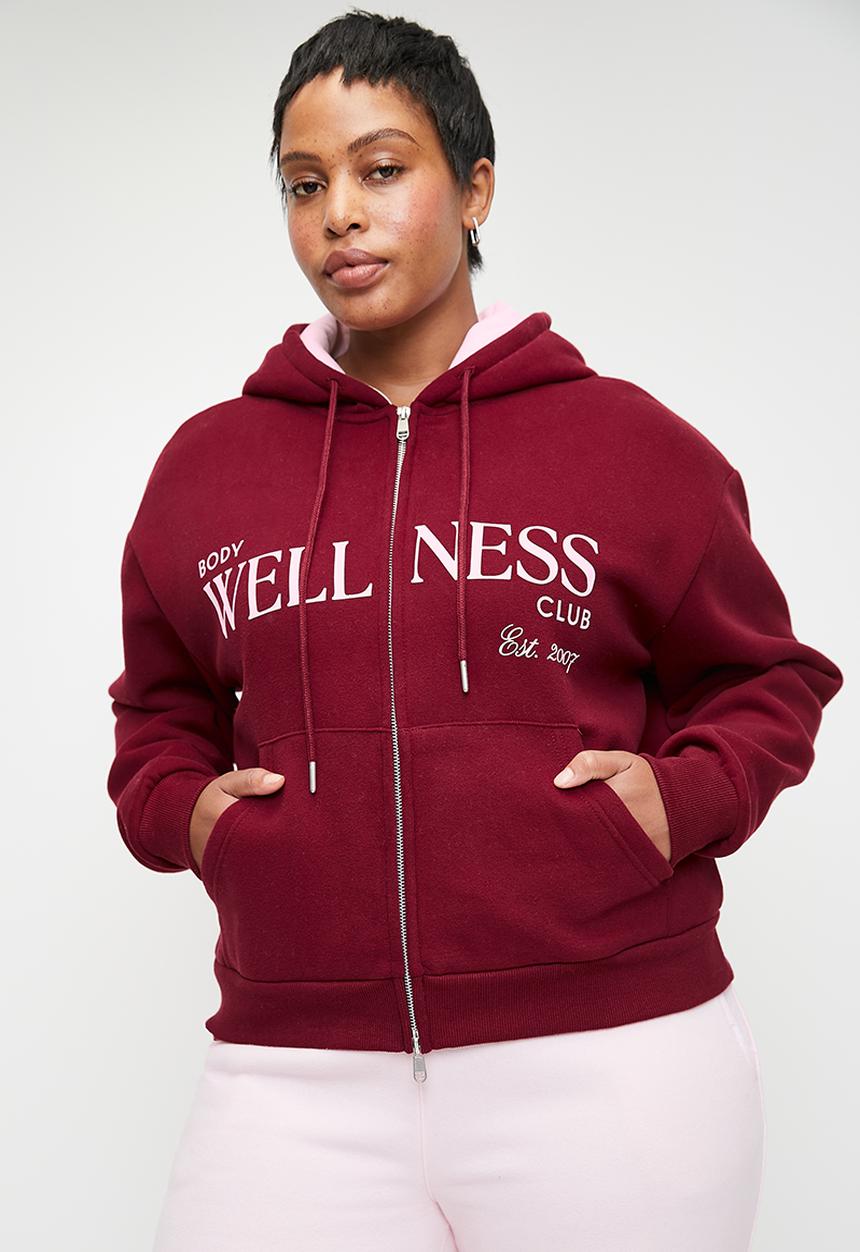 Cotton On - Plus Lifestyle Fleece Graphic Zip Through - Deep Red/ Bhwc Cherry Dream