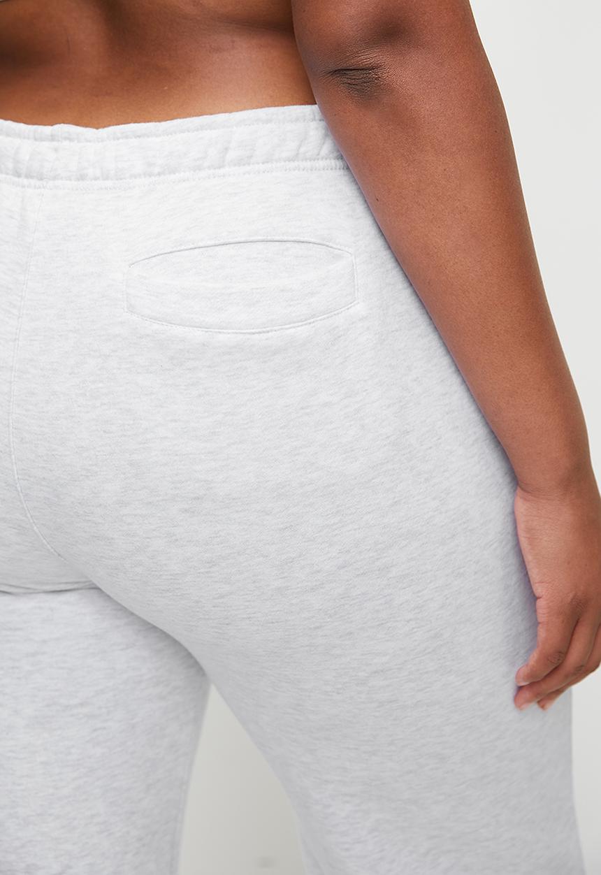 Cotton On - Plus Plush Essential Straight Leg Trackpant - Cloudy Grey Marle