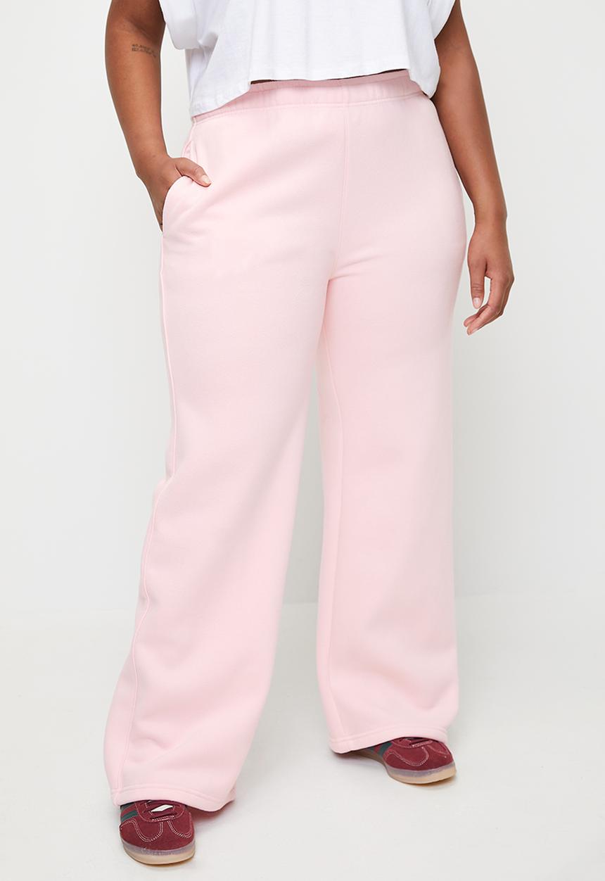 Cotton On - Plus Plush Essential Straight Leg Sweatpant - Cherry Dream