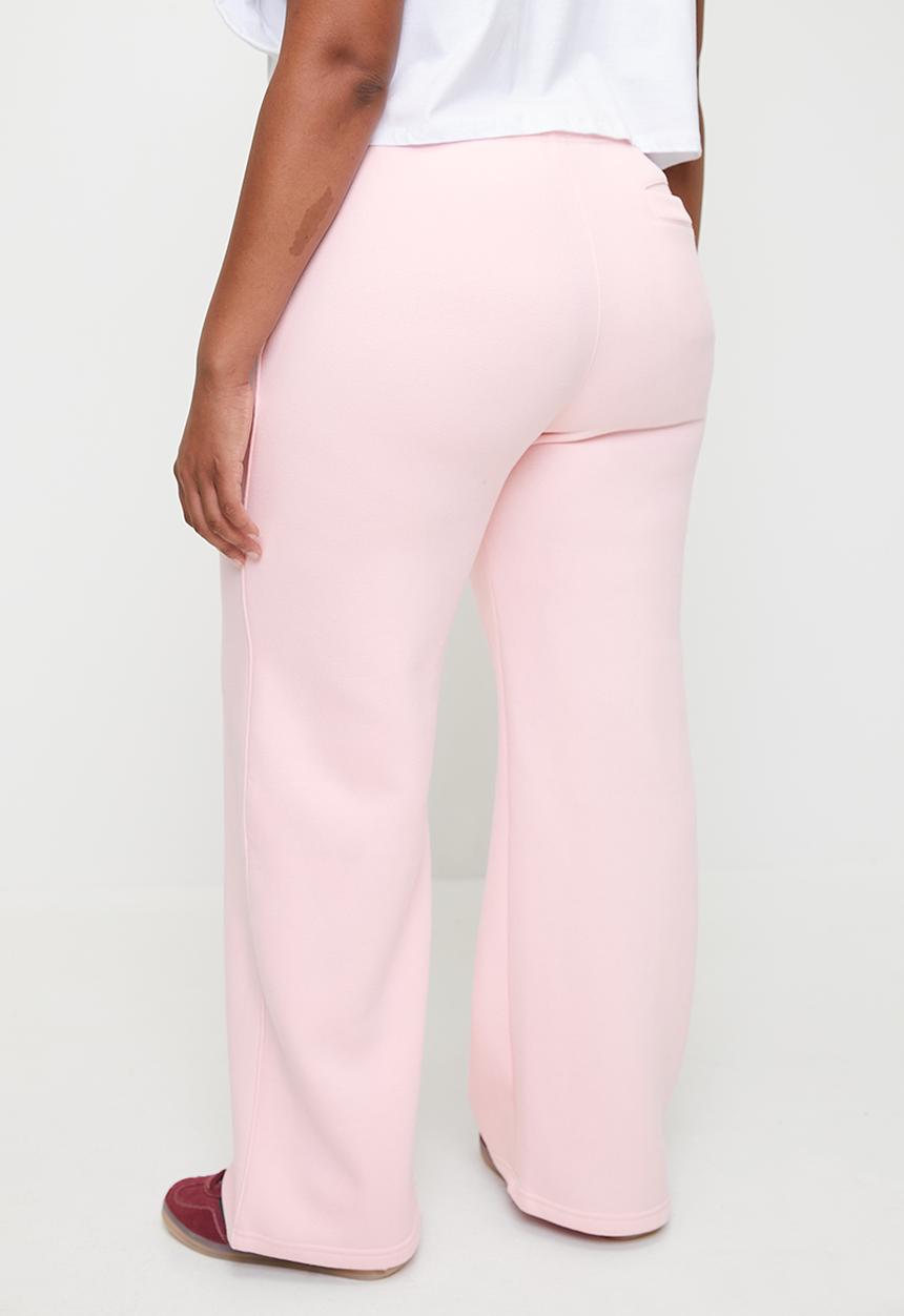 Cotton On - Plus Plush Essential Straight Leg Sweatpant - Cherry Dream