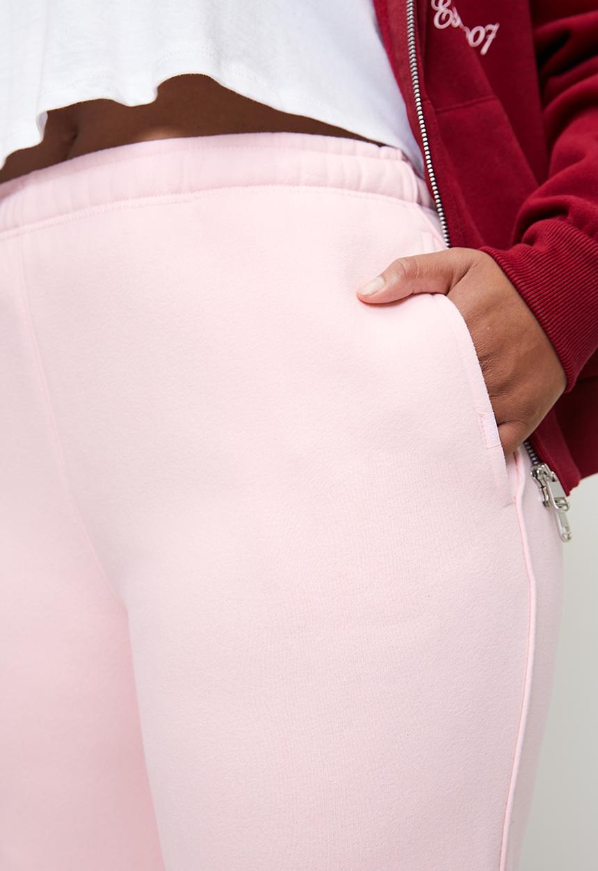 Cotton On - Plus Plush Essential Straight Leg Sweatpant - Cherry Dream