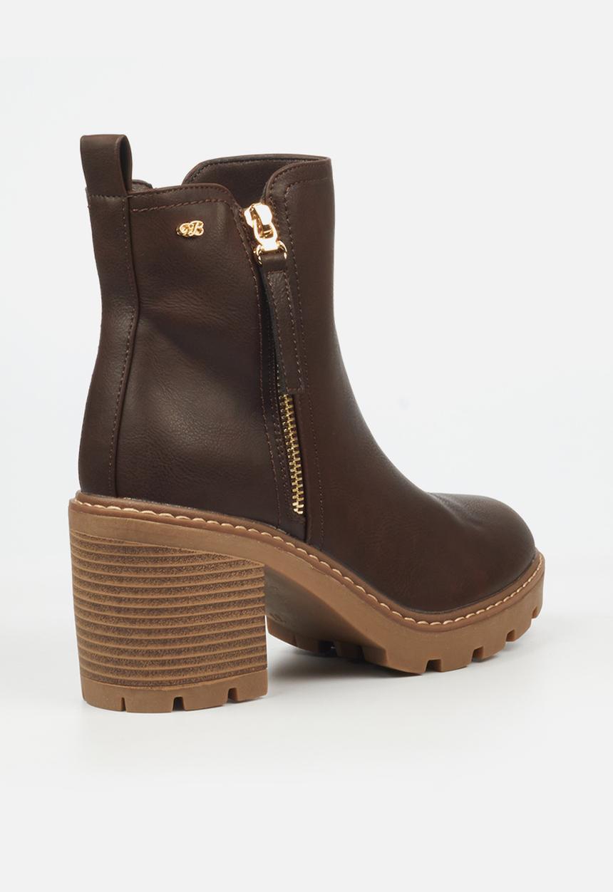 Miss Black - Kat 3 boot - chocolate