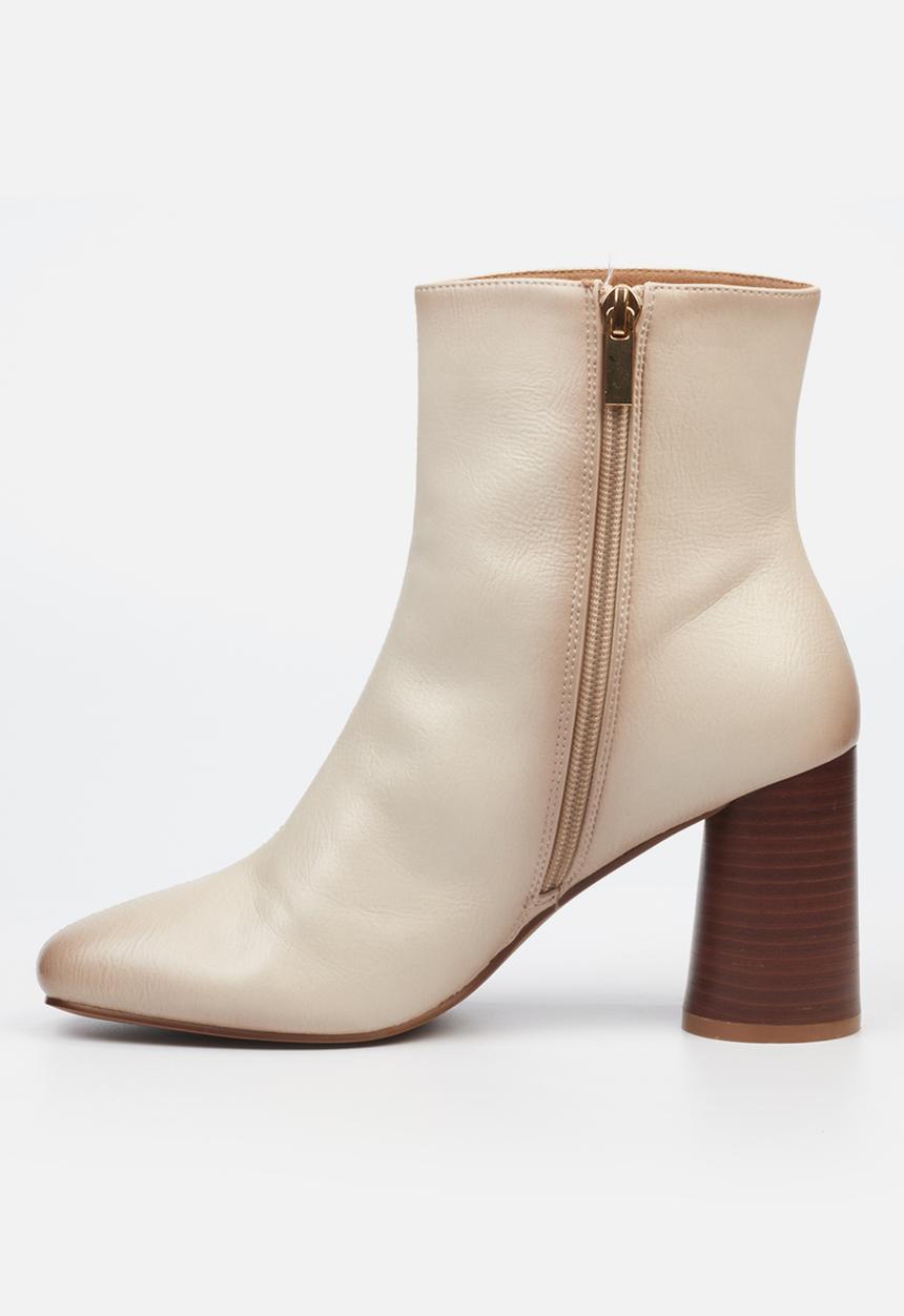 Butterfly Feet - Kylee 1 Ankle - Bone
