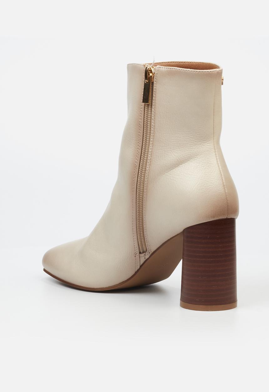 Butterfly Feet - Kylee 1 Ankle - Bone