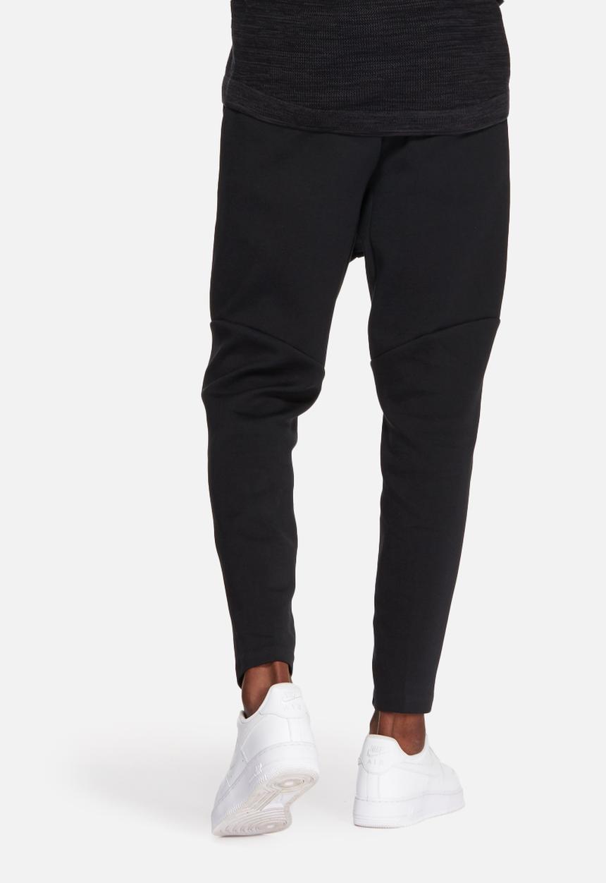 Nike - Tech fleece cropped pants
