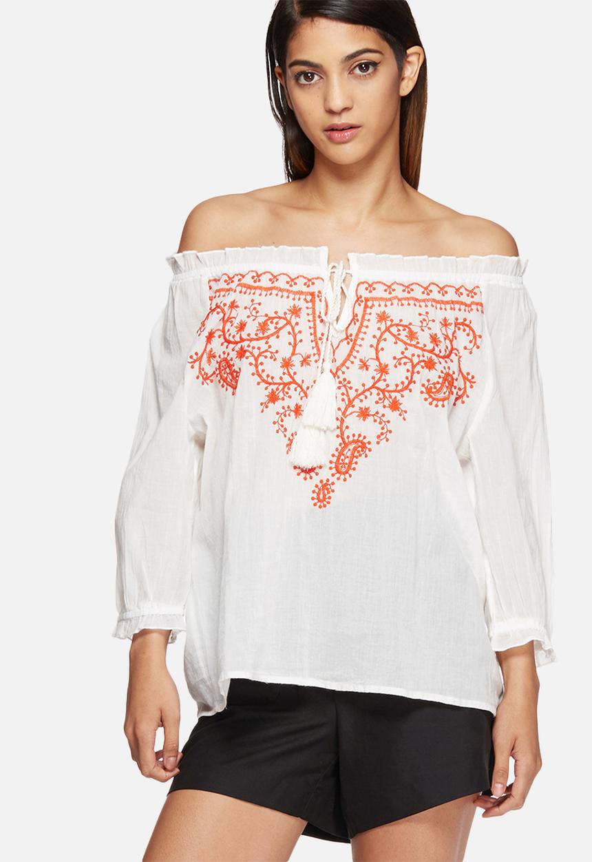 Vero Moda - Monaco embroidered off the shoulder top