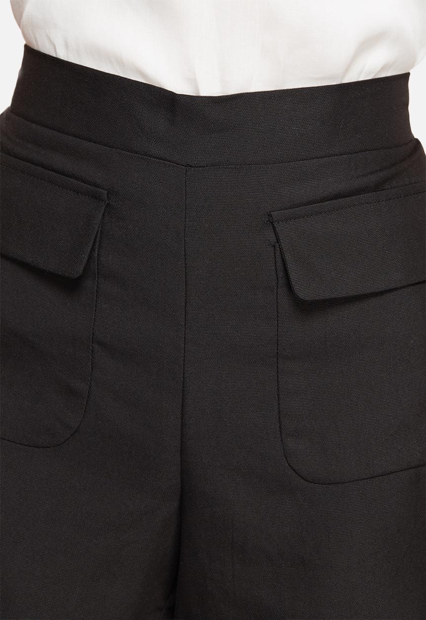 Vero Moda - Lala tailored shorts