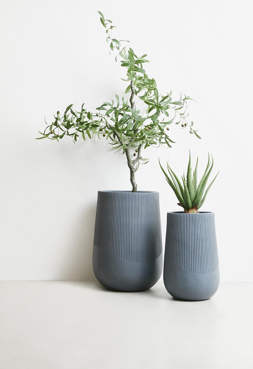 Sixth Floor - Lou fibreclay planter - Charcoal