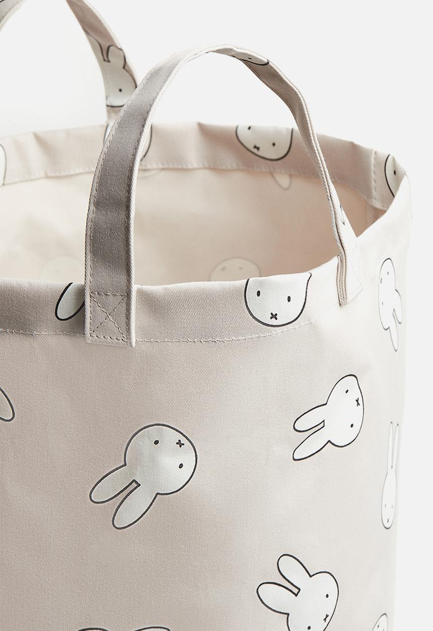 H&M - Printed storage basket - light greige/miffy