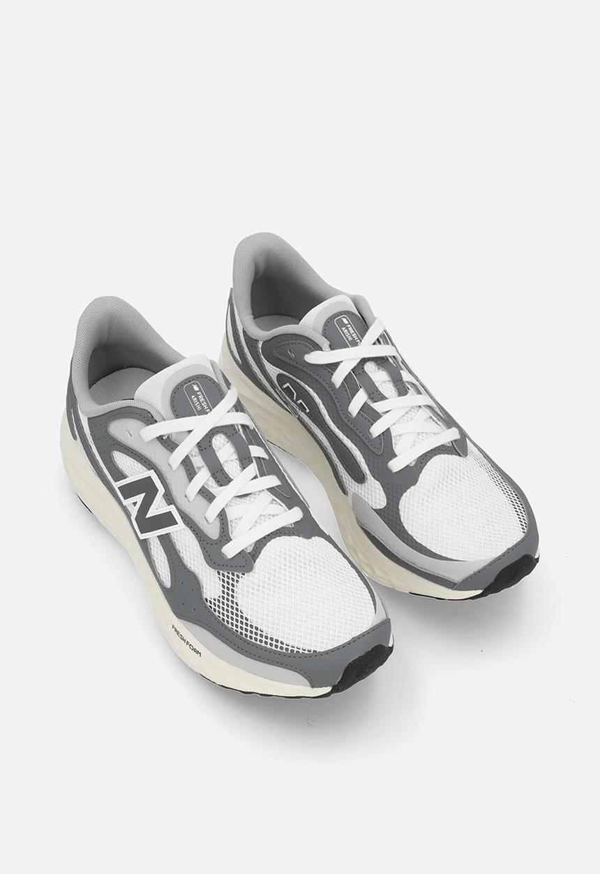 New Balance  - Arishi Lux v4