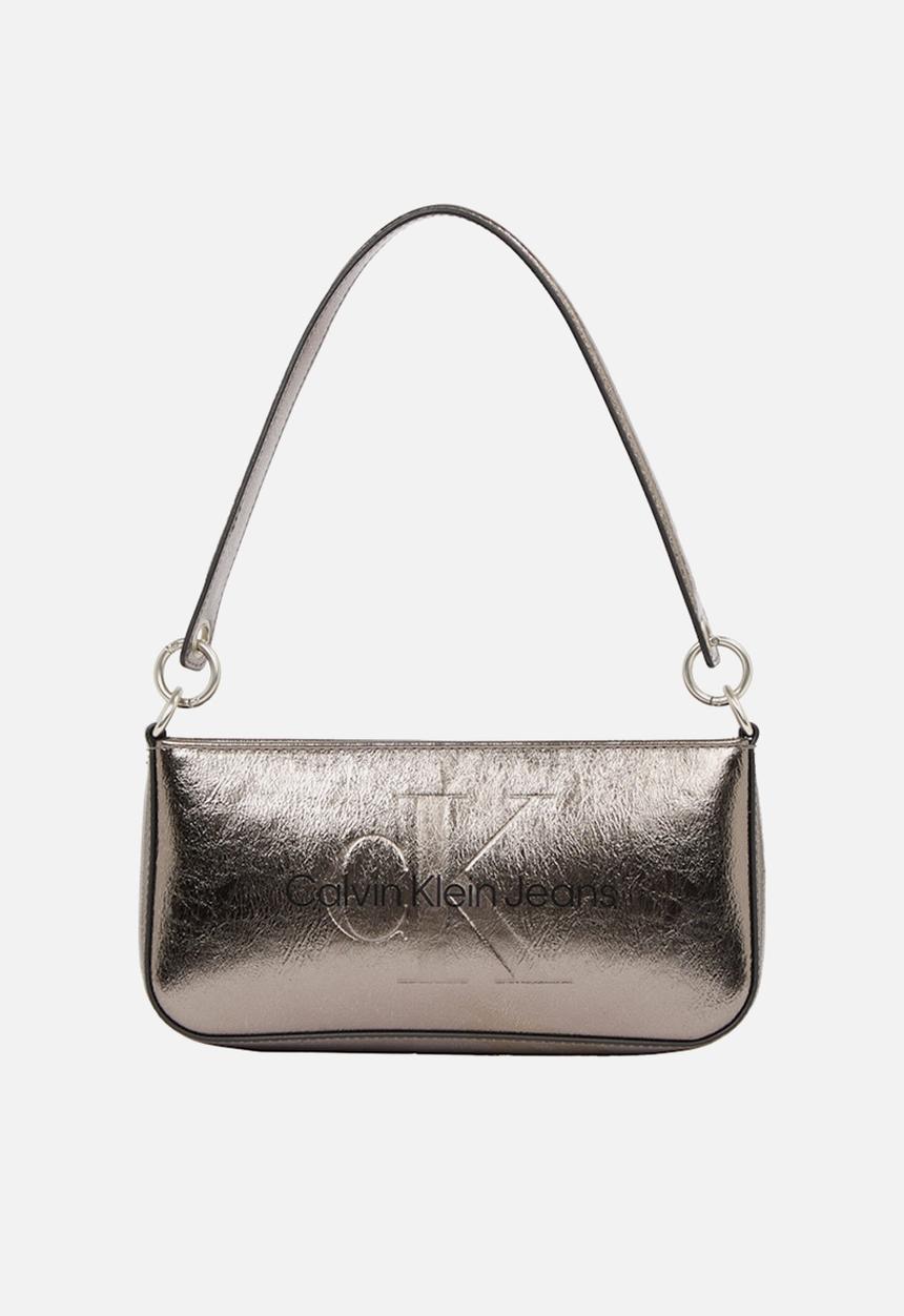Calvin Klein - Sculpted shoulder pouch tum-gunmetal