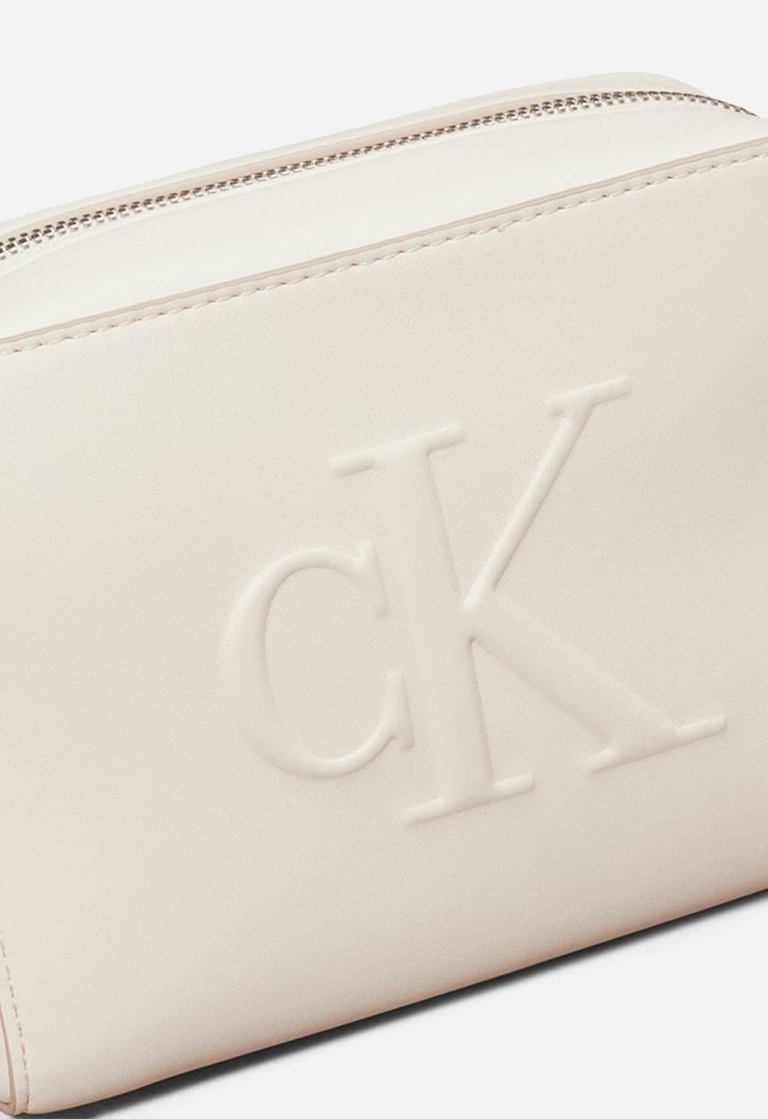 Calvin Klein - Sculpted camera bag deboss-gray morn