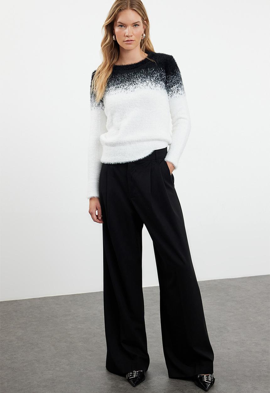Trendyol - Beard/shaggy yarn knitwear sweater - black 