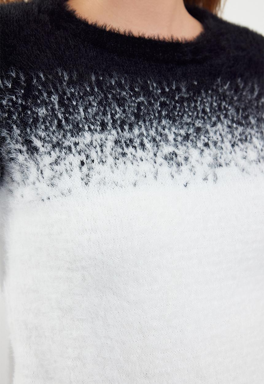 Trendyol - Beard/shaggy yarn knitwear sweater - black 