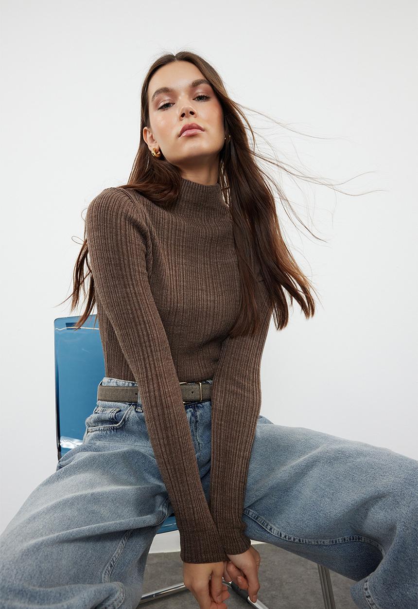 Trendyol - High collar knitwear sweater - mink 