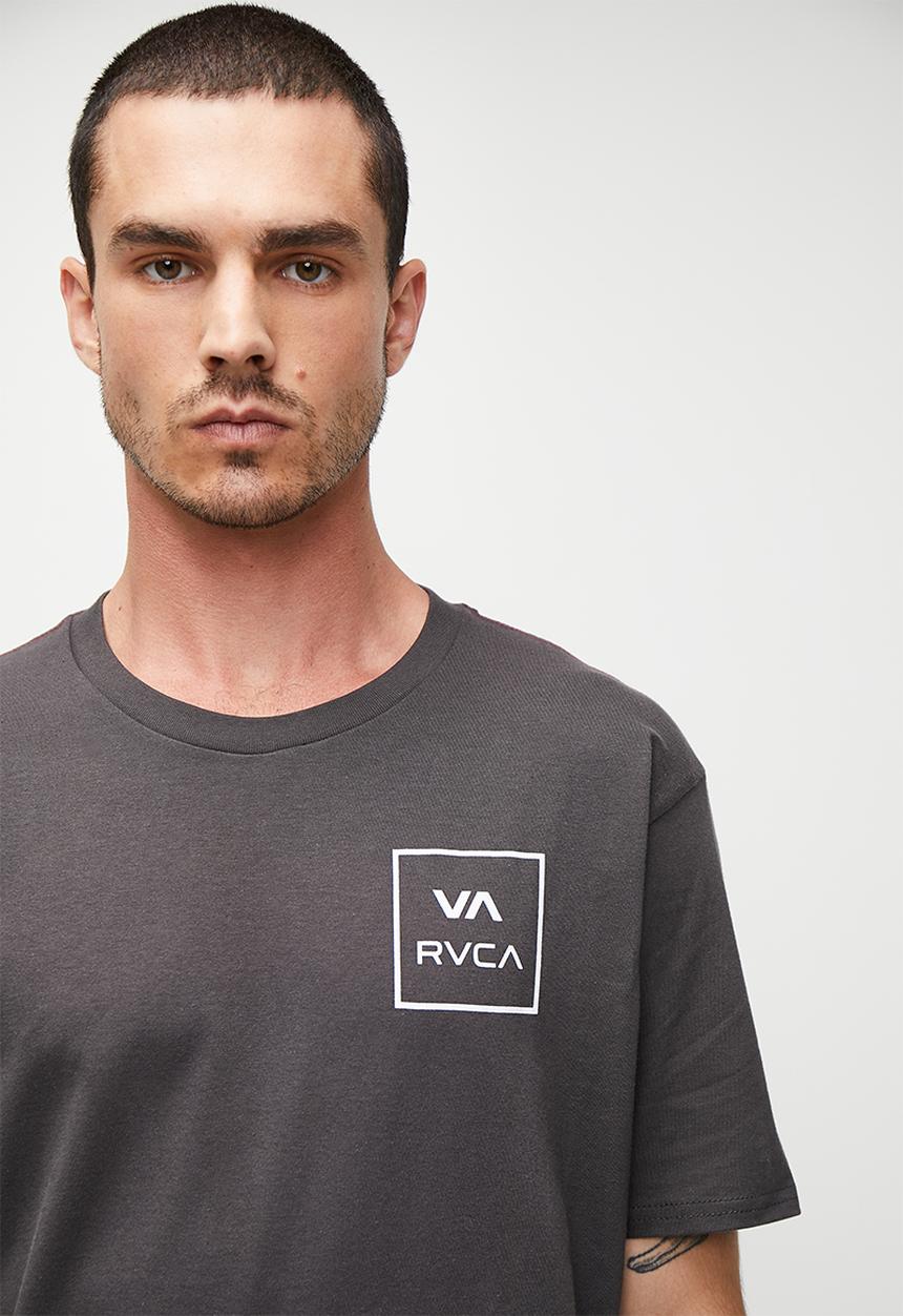RVCA - Va all the way short sleeve red stitch - pirate black